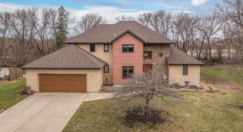 1960 Knollwood Dr, Fairmont